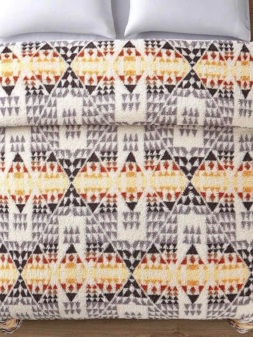 Pendleton queen size Sherpa blanket